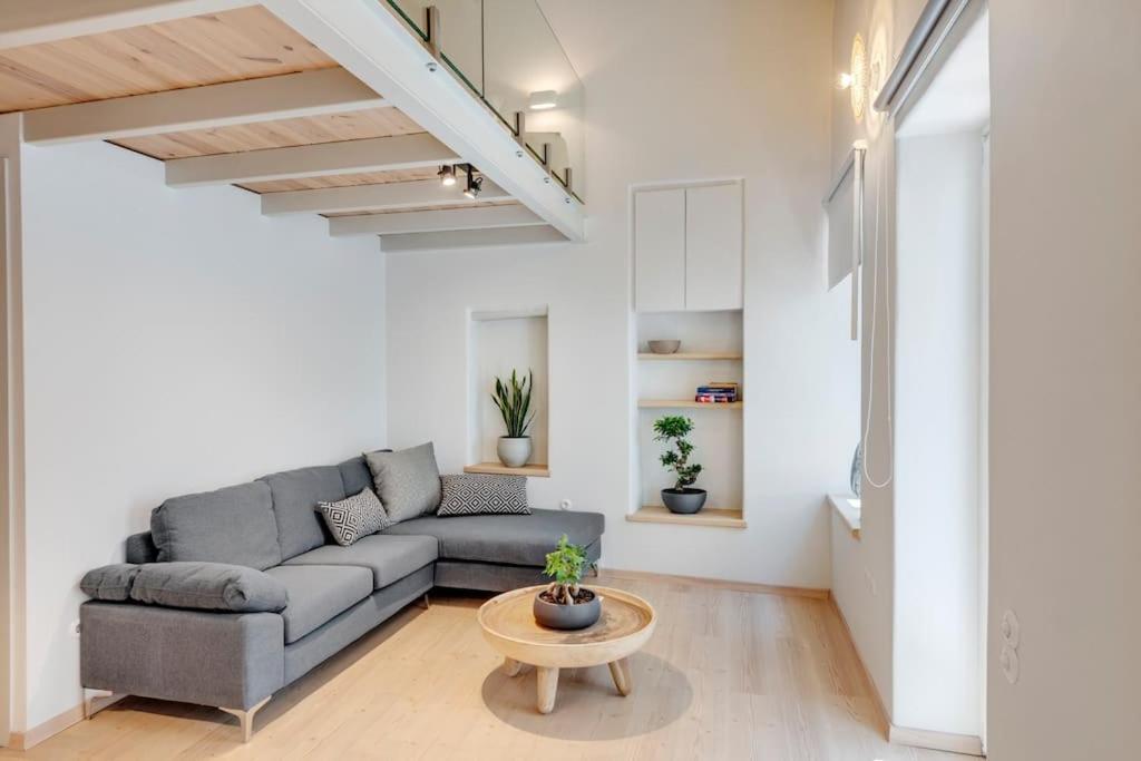 Nomade Vibrant Living Loft Apartment Ermoupoli Bagian luar foto