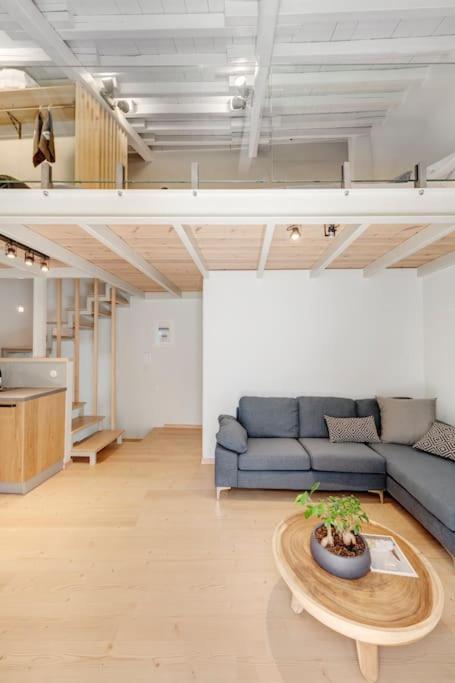 Nomade Vibrant Living Loft Apartment Ermoupoli Bagian luar foto